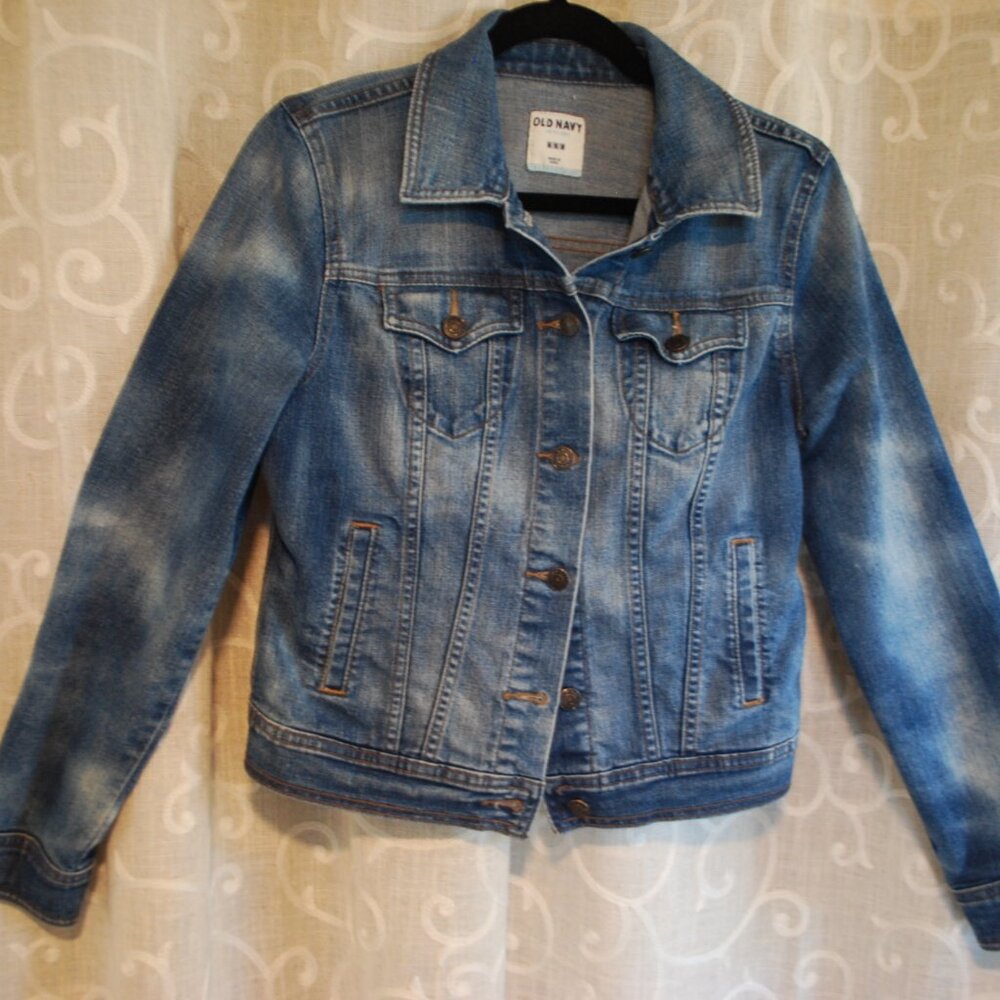 Woman's Old Navy Denim Jean Jacket In Size Medium Floral on Back